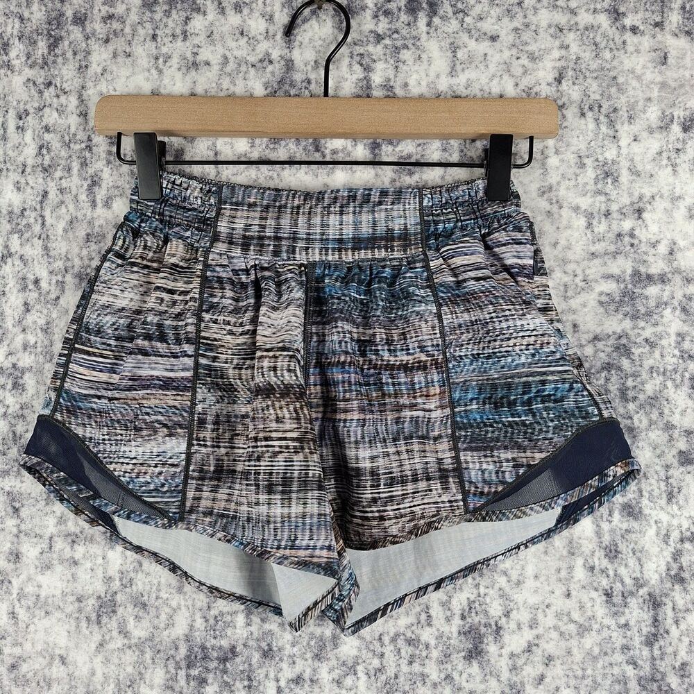 LULULEMON Hotty Hot Low Rise Short 3.5” Lined SZ 4 LW7AUIT Athletic Running